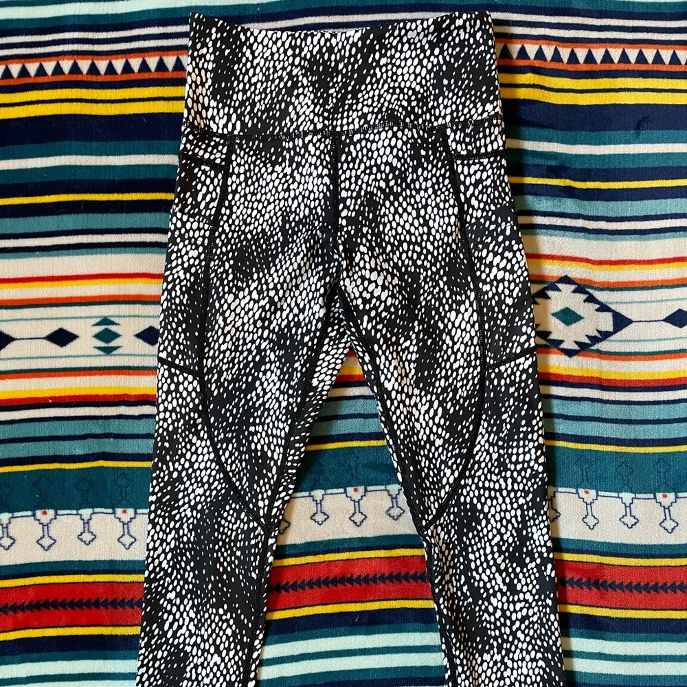 Zyia Black Viper Pocket Light n Tight Size 2